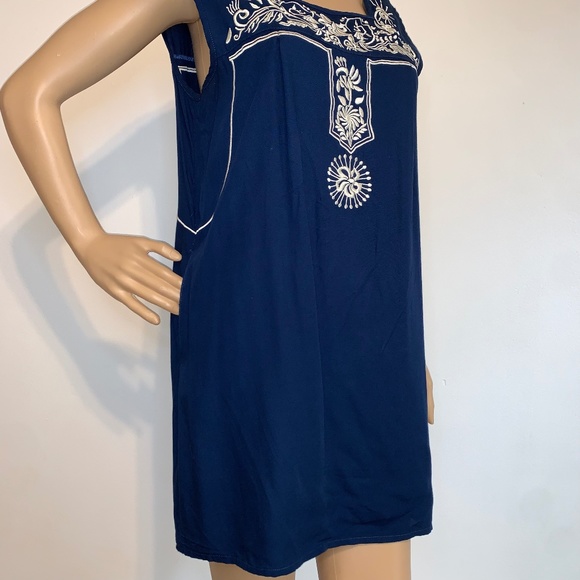 Escapada Embroided Foral Dress - Picture 2 of 8